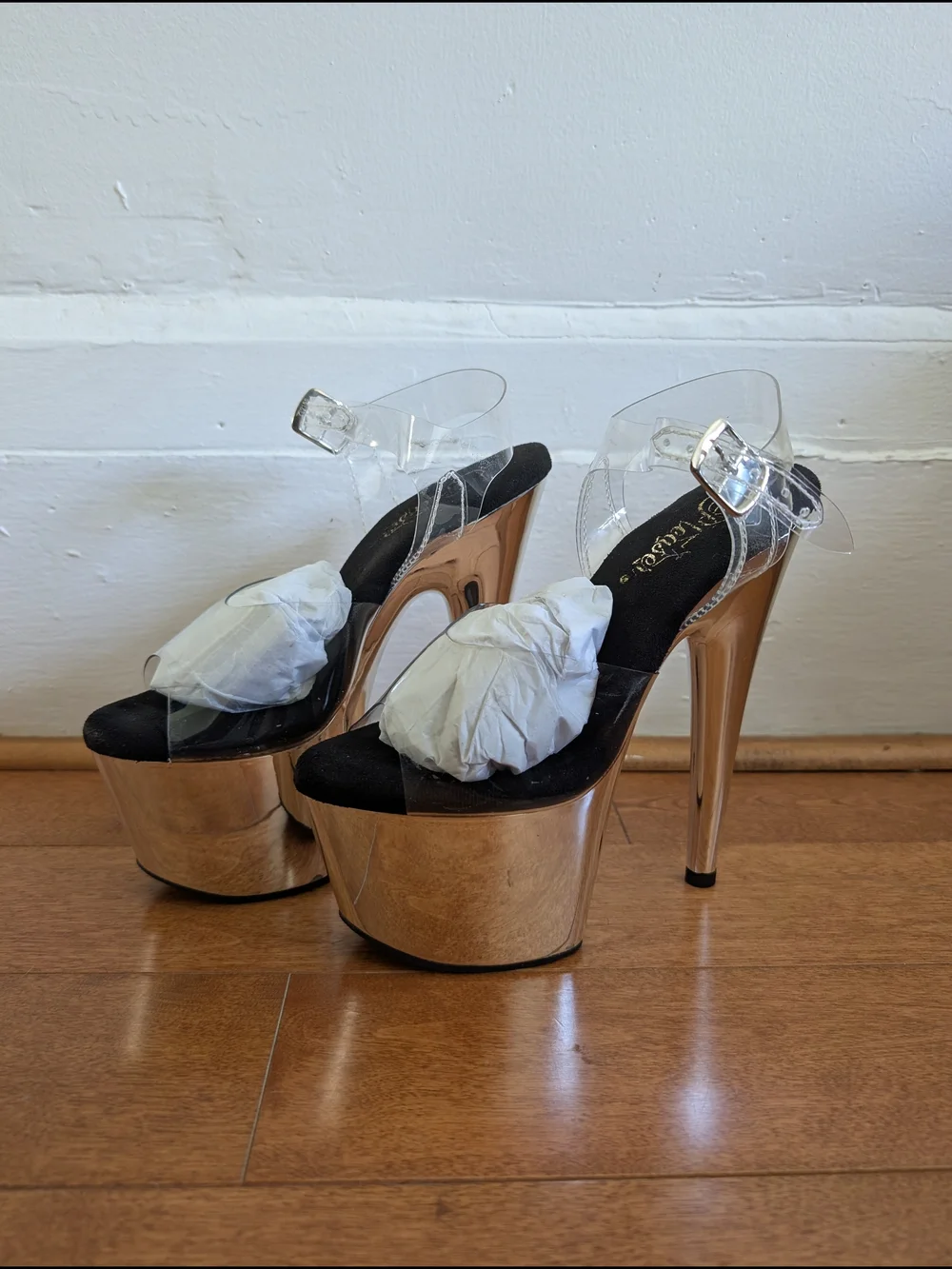Pleaser Heels - Adore 7 Inch Platform - Size 6